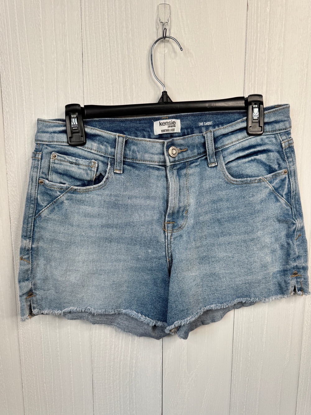 Kensie Light Wash Frayed Hem Denim Shorts - Blue 6/28